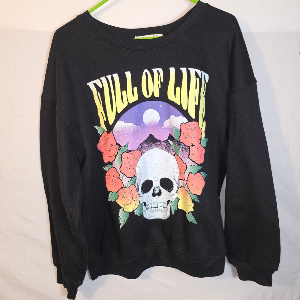 Wound Up Graphic Sweatshirt Juniors XL Black Excellent Full of Life Skull Roses
